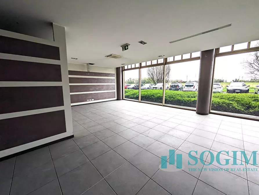 Immagine 9 di Locale commerciale in vendita  in VIA GARIBALDI 6/G a Sulbiate