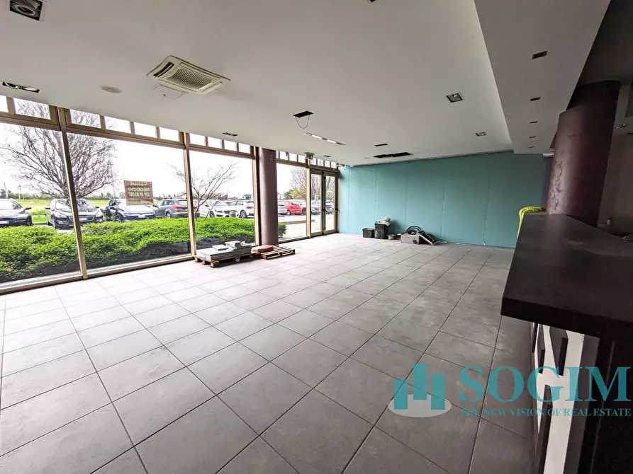 Immagine 10 di Locale commerciale in vendita  in VIA GARIBALDI 6/G a Sulbiate