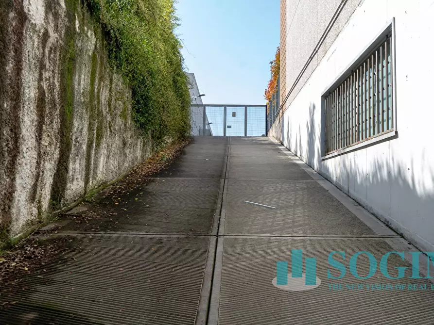 Immagine 21 di Capannone industriale in affitto  in VIA GUIDO ROSSA a Concorezzo