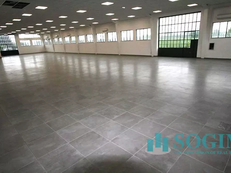 Immagine 5 di Locale commerciale in affitto  in VIA MONZA a Gorgonzola