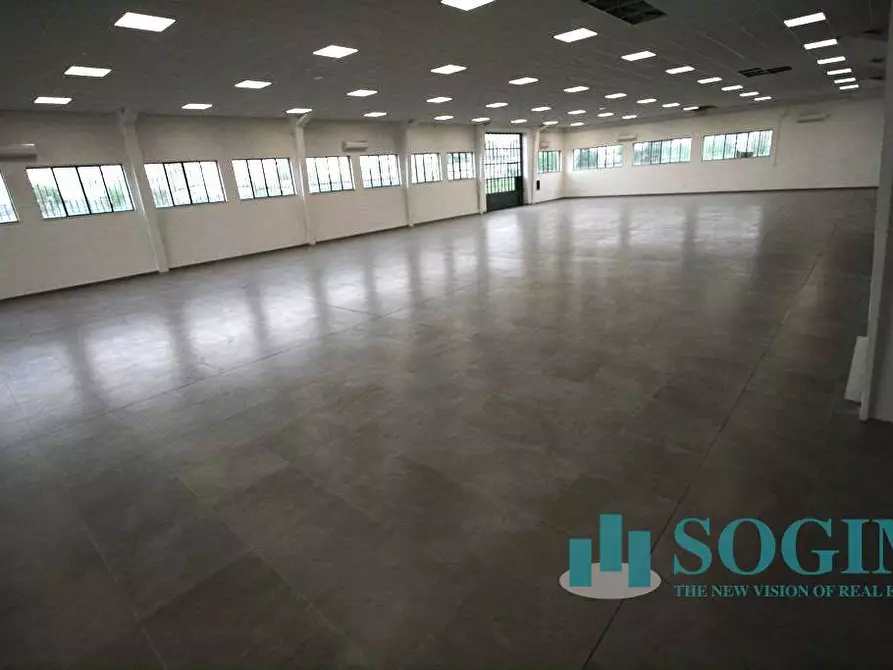 Immagine 6 di Locale commerciale in affitto  in VIA MONZA a Gorgonzola