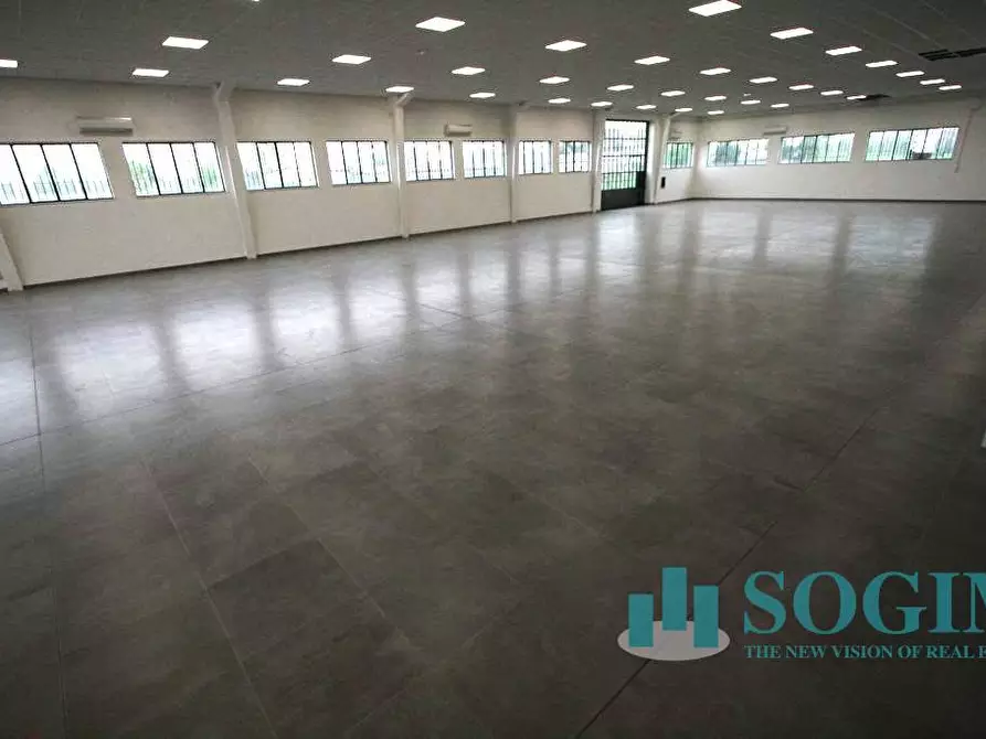 Immagine 7 di Locale commerciale in affitto  in VIA MONZA a Gorgonzola