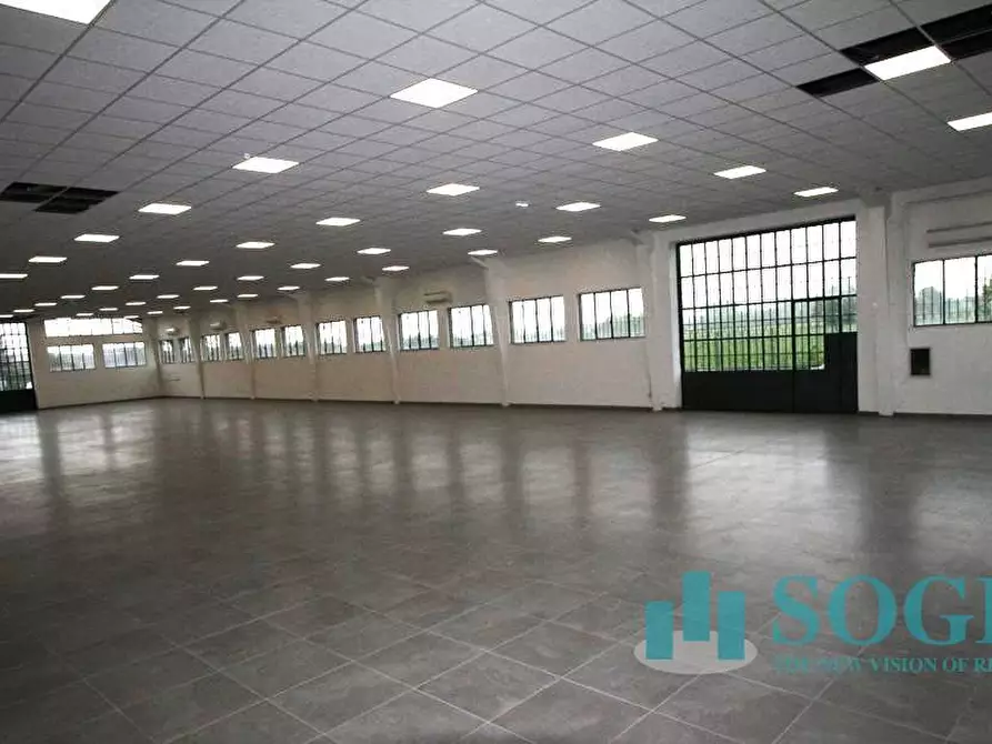 Immagine 8 di Locale commerciale in affitto  in VIA MONZA a Gorgonzola