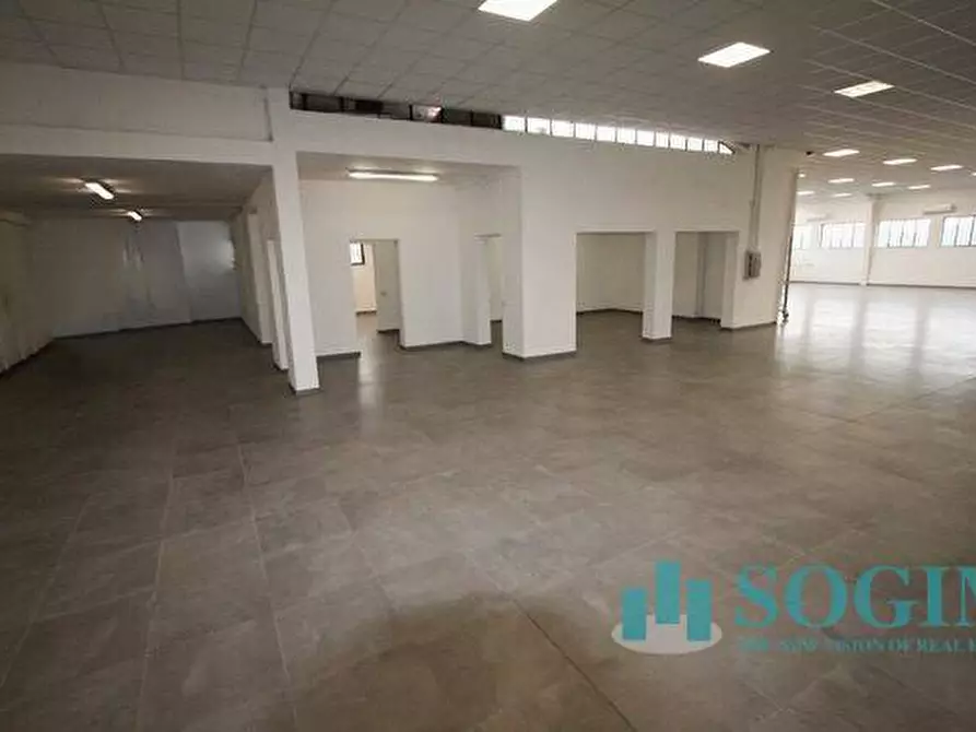 Immagine 10 di Locale commerciale in affitto  in VIA MONZA a Gorgonzola