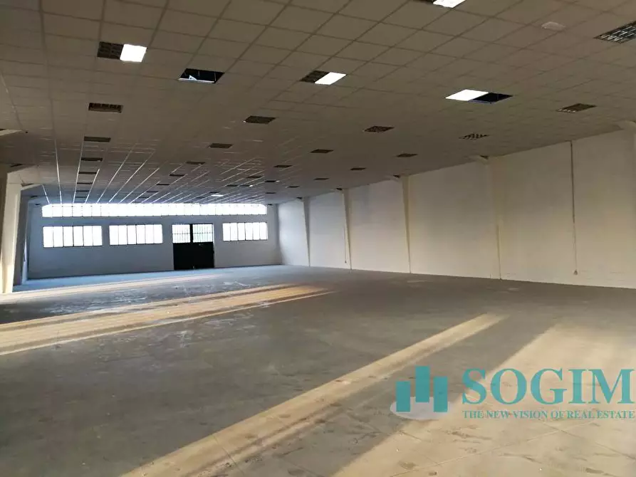 Immagine 11 di Locale commerciale in affitto  in VIA MONZA a Gorgonzola