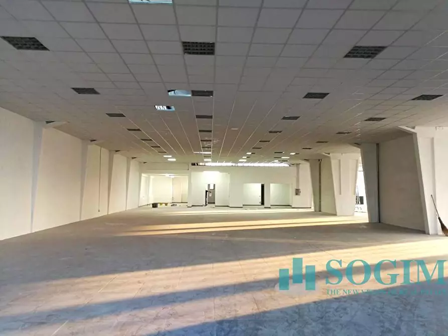 Immagine 12 di Locale commerciale in affitto  in VIA MONZA a Gorgonzola