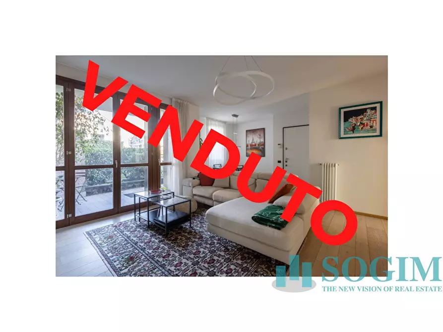 Immagine 1 di Appartamento in vendita  in Via Monti a Lesmo