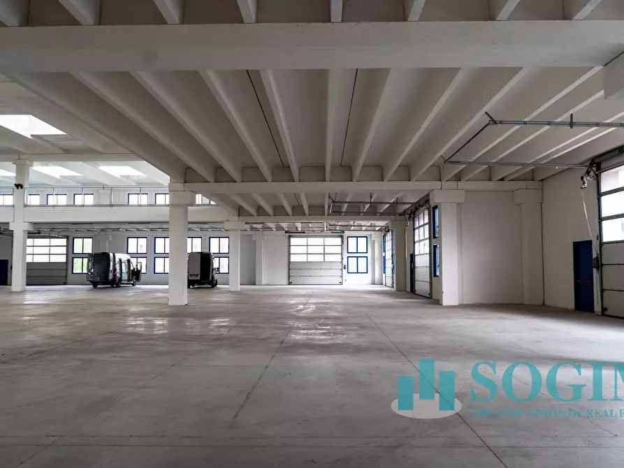 Immagine 8 di Capannone industriale in vendita  in Via Cervino a Figino Serenza