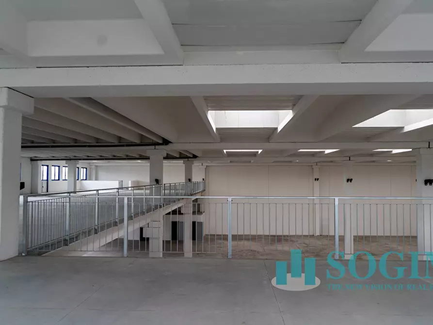 Immagine 18 di Capannone industriale in vendita  in Via Cervino a Figino Serenza