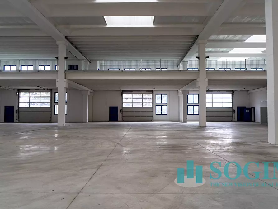 Immagine 19 di Capannone industriale in vendita  in Via Cervino a Figino Serenza