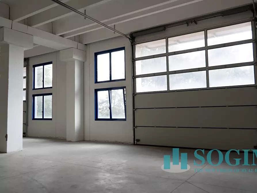 Immagine 23 di Capannone industriale in vendita  in Via Cervino a Figino Serenza