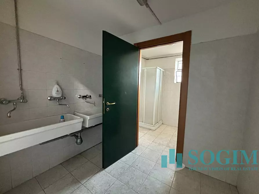 Immagine 29 di Capannone industriale in vendita  in via giovanni XXIII a Cardano Al Campo