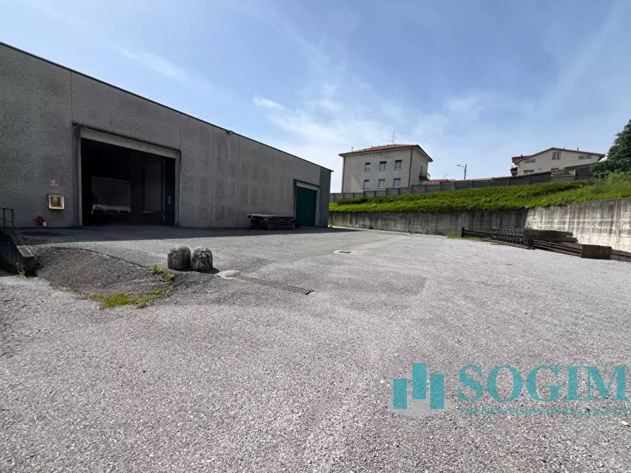 Immagine 11 di Capannone industriale in vendita  in via Cantù a Cucciago