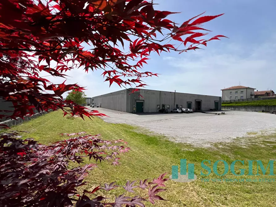 Immagine 14 di Capannone industriale in vendita  in via Cantù a Cucciago