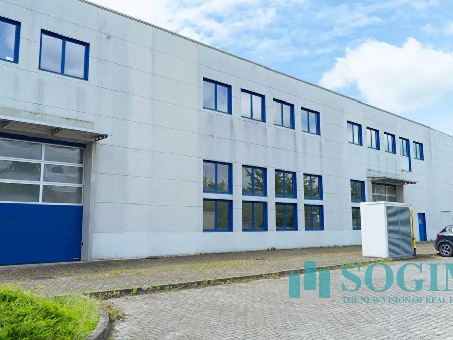 Immagine 5 di Capannone industriale in vendita  in Via Cervino a Figino Serenza