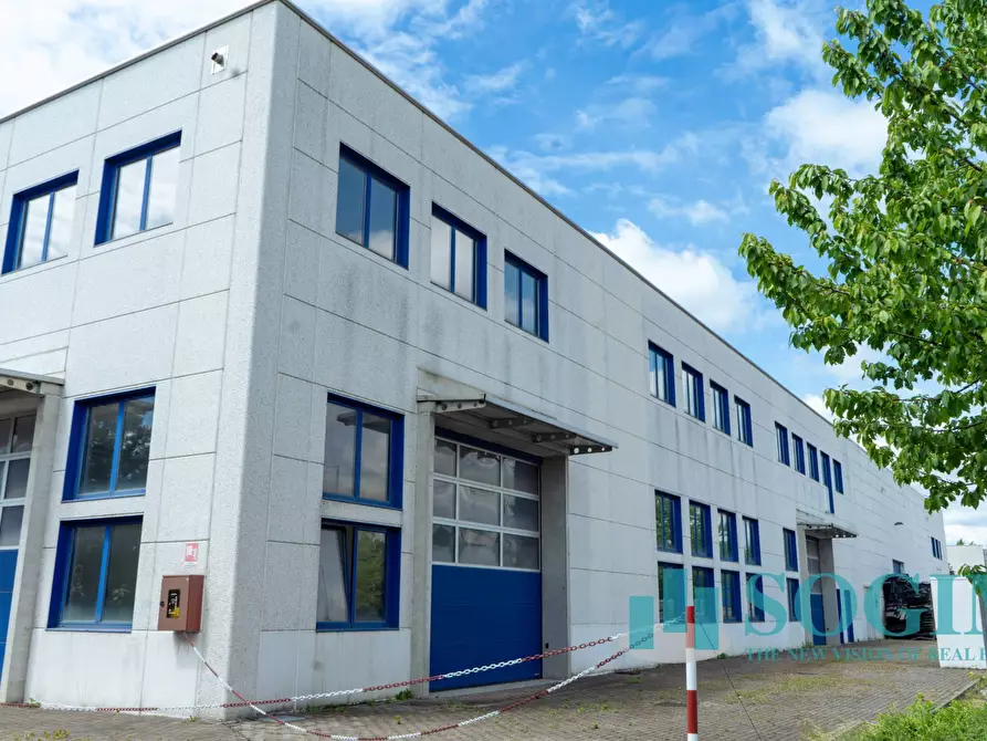 Immagine 3 di Capannone industriale in vendita  in Via Cervino a Figino Serenza