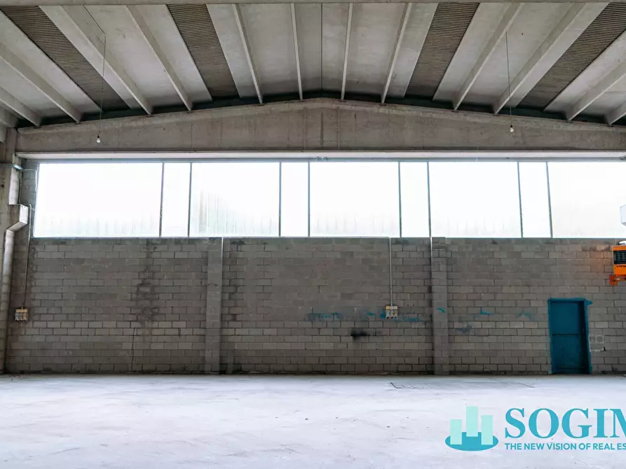 Immagine 8 di Capannone industriale in vendita  in Via Grigne a Locate Varesino