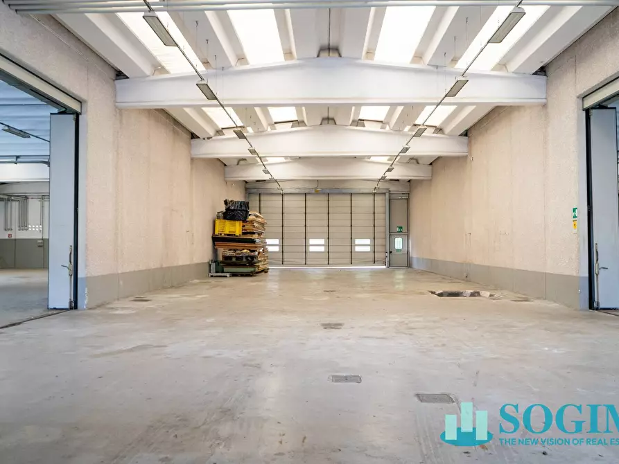 Immagine 10 di Capannone industriale in vendita  in Via Cascina Bella a Olgiate Comasco