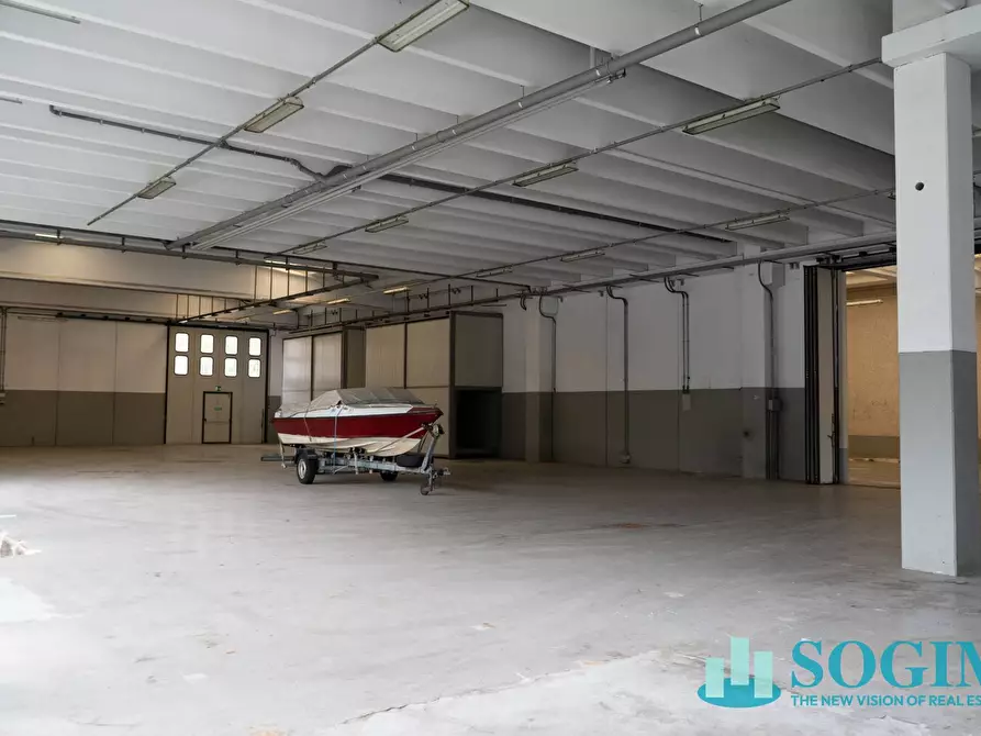 Immagine 12 di Capannone industriale in vendita  in Via Cascina Bella a Olgiate Comasco