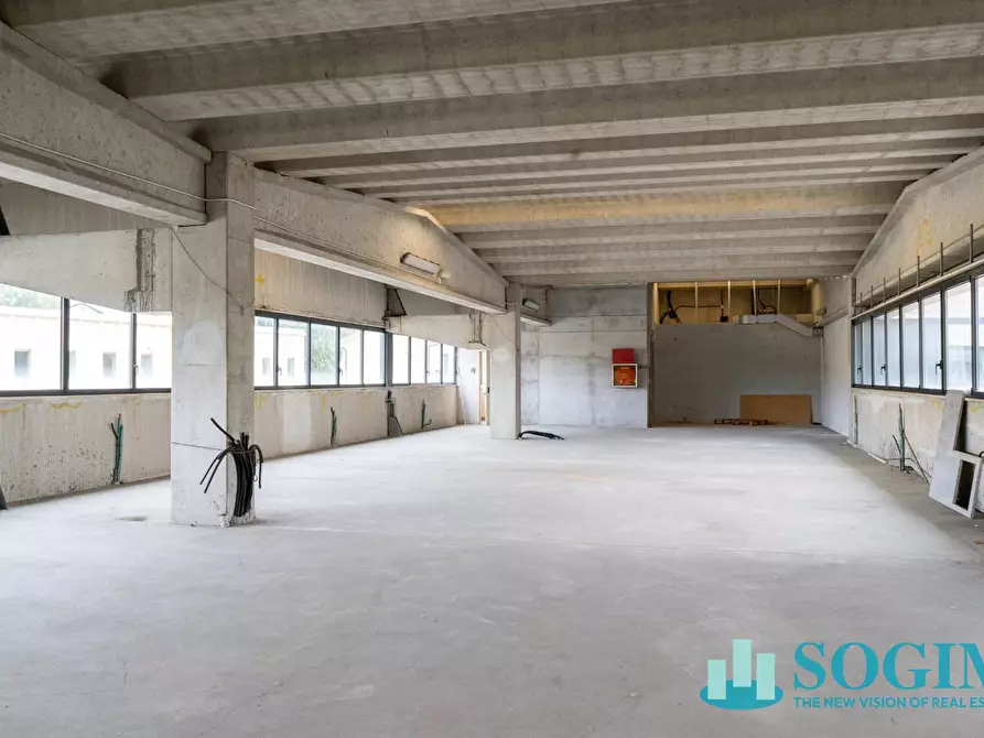 Immagine 21 di Capannone industriale in vendita  in Via Cascina Bella a Olgiate Comasco
