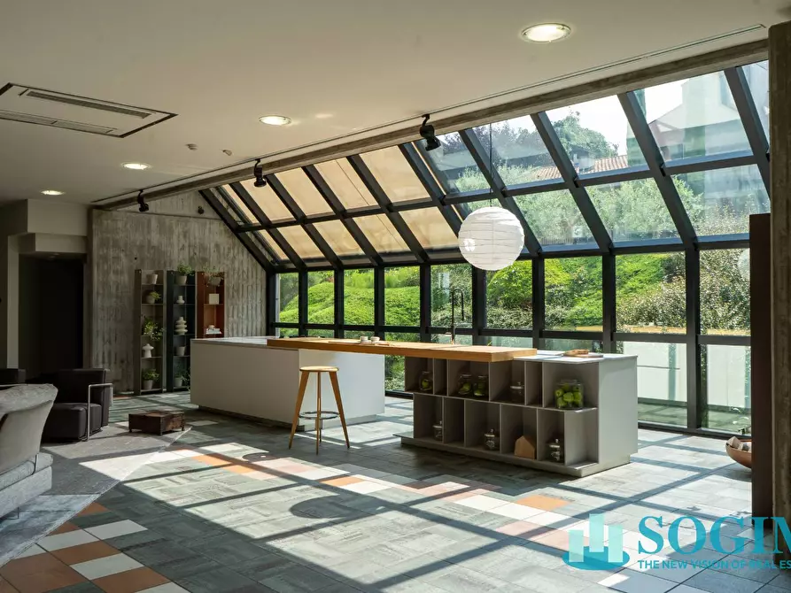 Immagine 22 di Locale commerciale in affitto  in Via Don Minzoni a Alzate Brianza