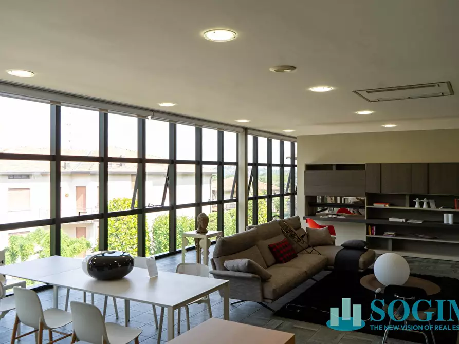 Immagine 27 di Locale commerciale in affitto  in Via Don Minzoni a Alzate Brianza