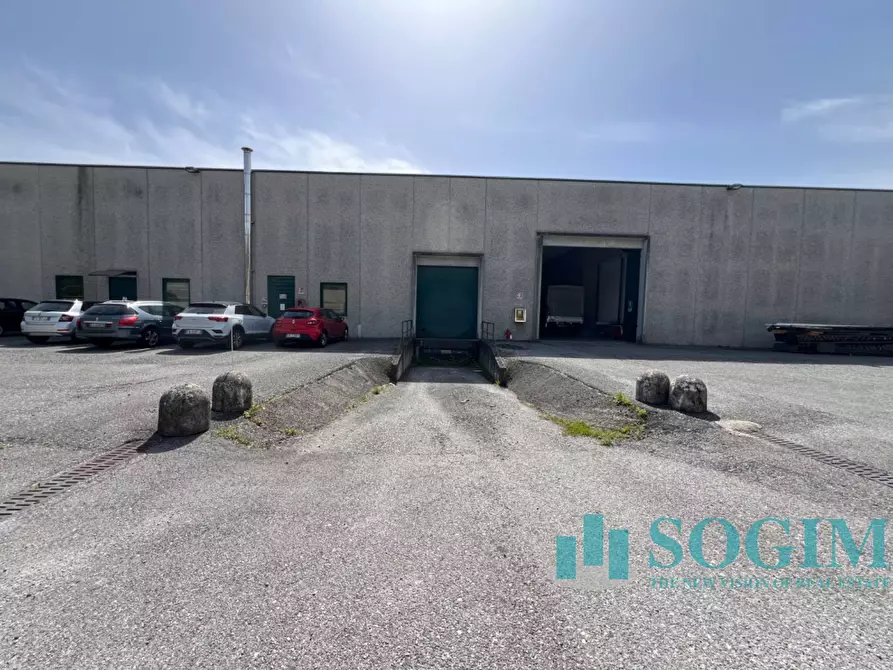 Immagine 12 di Capannone industriale in affitto  in via Cantù a Cucciago