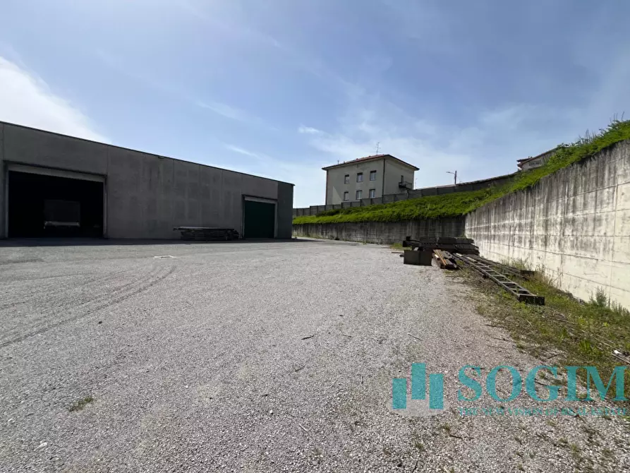 Immagine 23 di Capannone industriale in affitto  in via Cantù a Cucciago