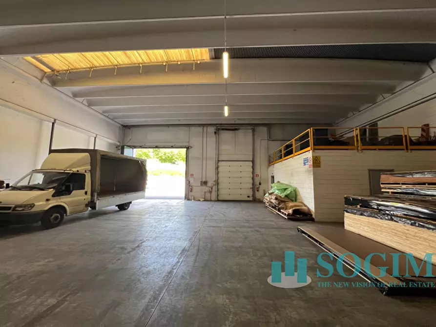 Immagine 27 di Capannone industriale in affitto  in via Cantù a Cucciago