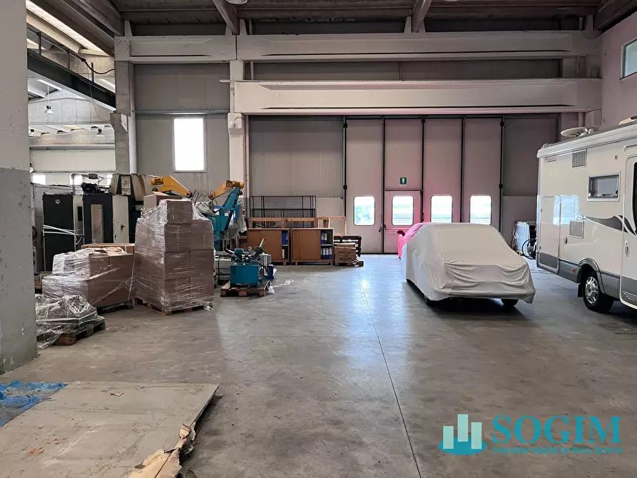 Immagine 25 di Capannone industriale in affitto  in via Dante a Abbiategrasso