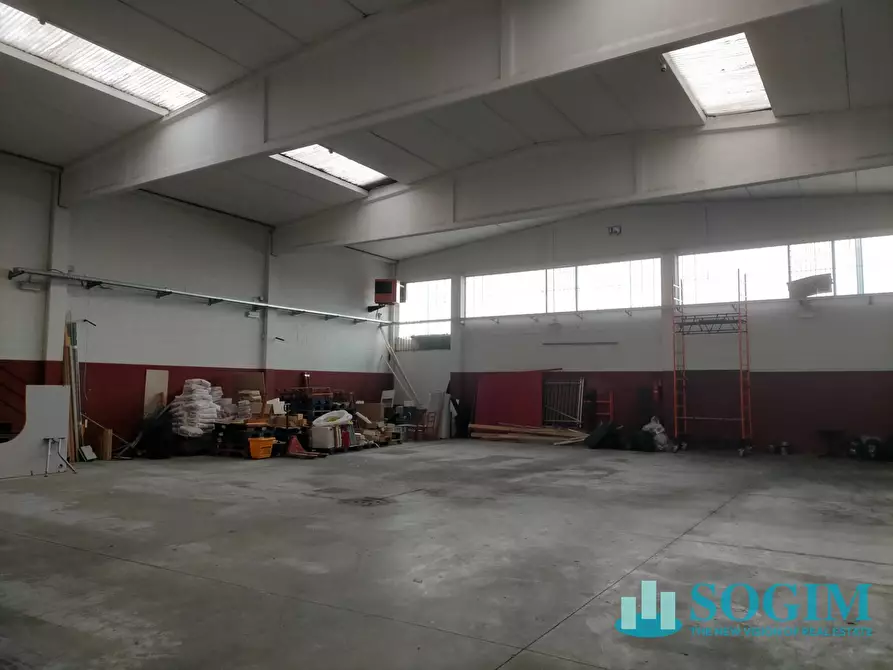 Immagine 5 di Capannone industriale in vendita  in Via Abruzzi a Locate Di Triulzi