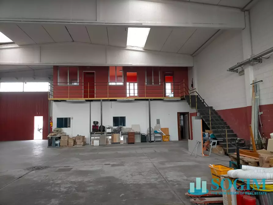 Immagine 6 di Capannone industriale in vendita  in Via Abruzzi a Locate Di Triulzi