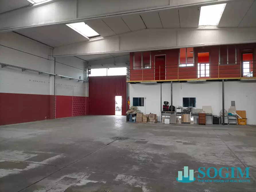 Immagine 7 di Capannone industriale in vendita  in Via Abruzzi a Locate Di Triulzi