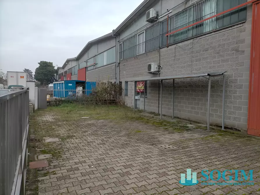Immagine 8 di Capannone industriale in vendita  in Via Abruzzi a Locate Di Triulzi