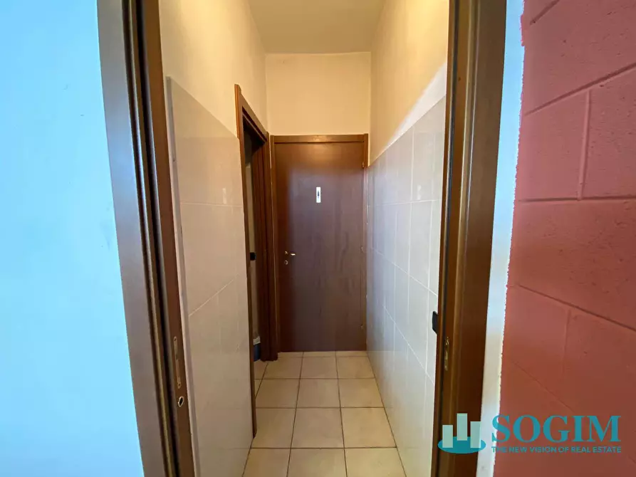 Immagine 25 di Capannone industriale in vendita  in Via Abruzzi a Locate Di Triulzi