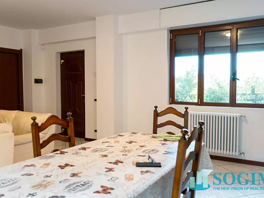 Immagine 3 di Appartamento in vendita  in Via Adamello a Figino Serenza