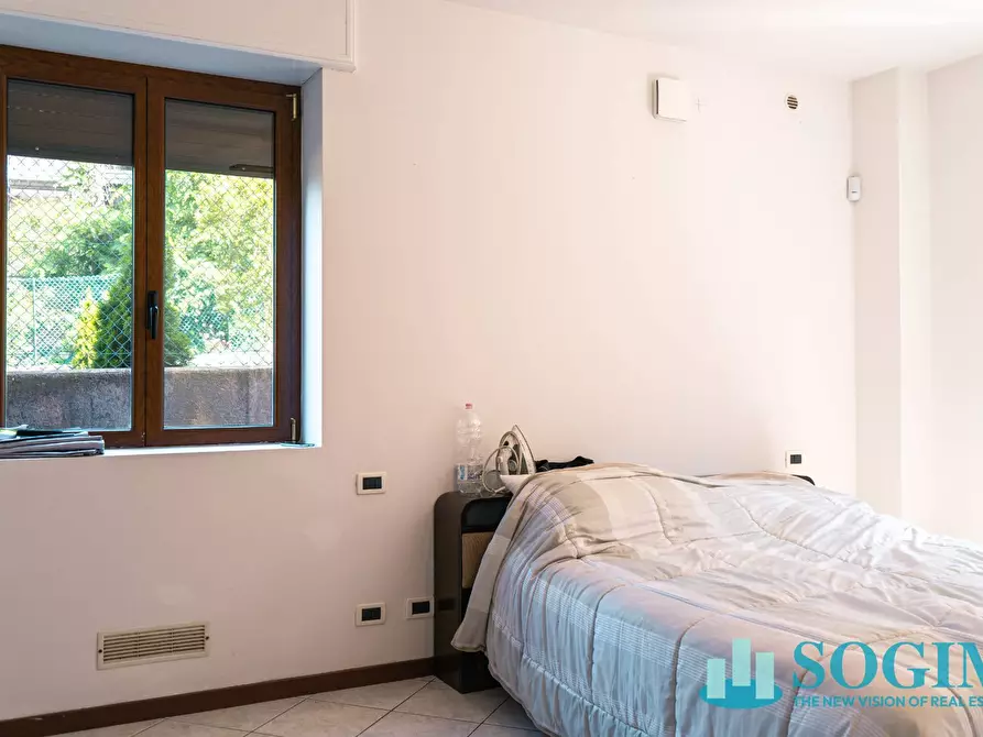 Immagine 7 di Appartamento in vendita  in Via Adamello a Figino Serenza