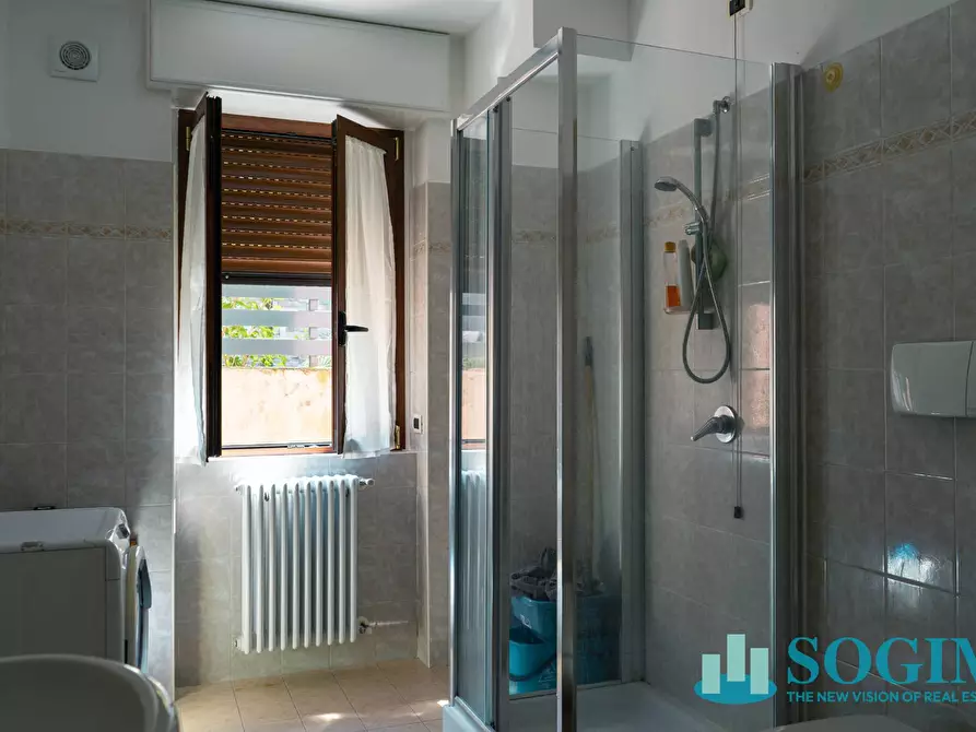 Immagine 14 di Appartamento in vendita  in Via Adamello a Figino Serenza