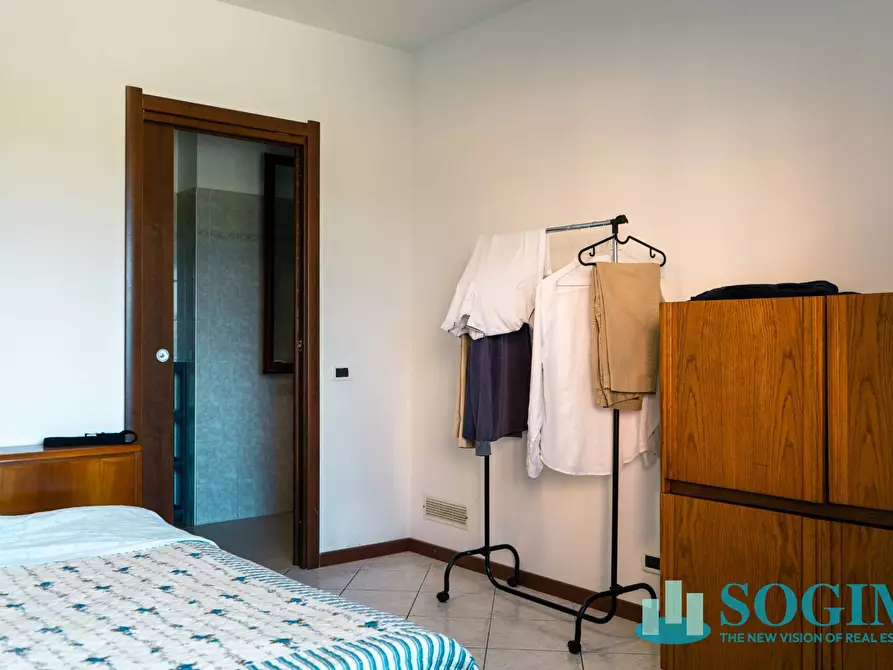 Immagine 16 di Appartamento in vendita  in Via Adamello a Figino Serenza