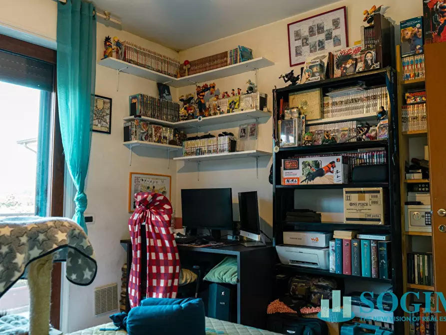 Immagine 11 di Appartamento in vendita  in Via Adamello a Figino Serenza