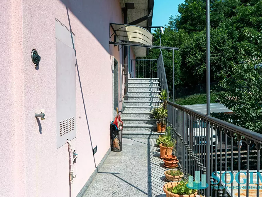 Immagine 18 di Appartamento in vendita  in Via Adamello a Figino Serenza