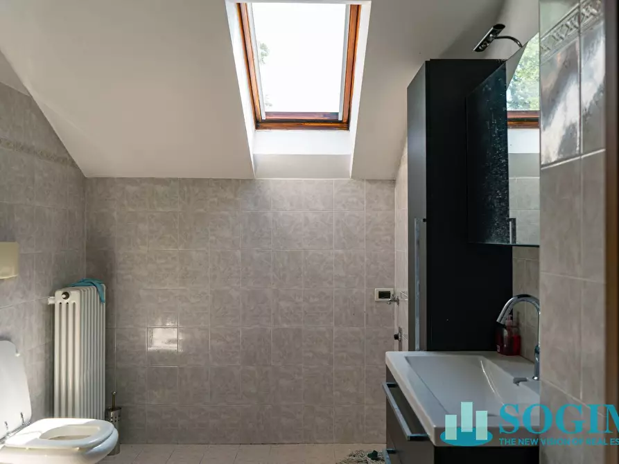 Immagine 11 di Appartamento in vendita  in Via Adamello a Figino Serenza