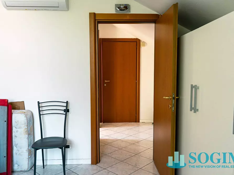 Immagine 15 di Appartamento in vendita  in Via Adamello a Figino Serenza