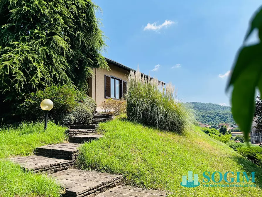 Immagine 25 di Villa in vendita  in via al Ronco a Como