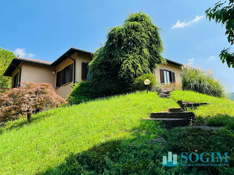 Immagine 26 di Villa in vendita  in via al Ronco a Como