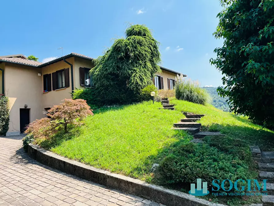 Immagine 27 di Villa in vendita  in via al Ronco a Como