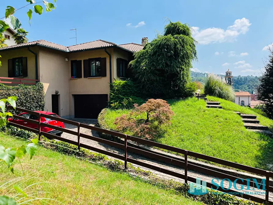 Immagine 28 di Villa in vendita  in via al Ronco a Como