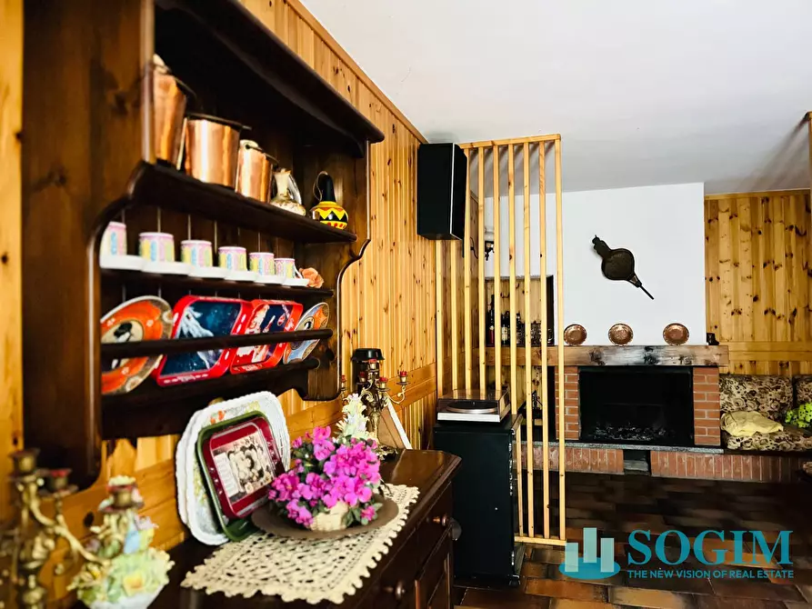 Immagine 22 di Villa in vendita  in via al Ronco a Como