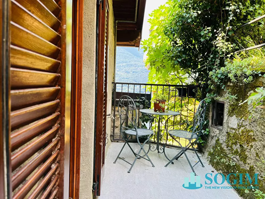 Immagine 22 di Appartamento in vendita  in frazione capovico a Blevio