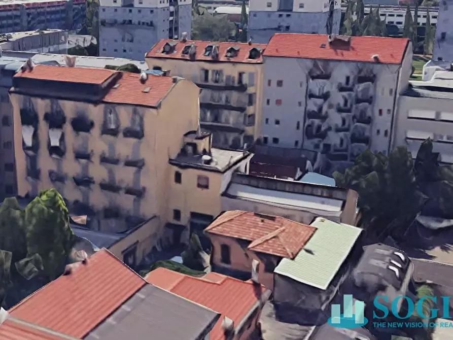 Immagine 2 di Magazzino in vendita  a Milano